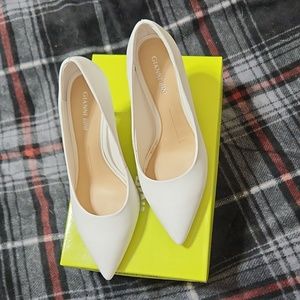 Gianni Bini white pumps